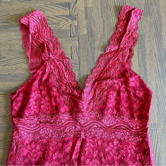 NWOT! | Moda International | Pink/Red Lace V-Neck Tank Top | Size S - Picture 6 of 10